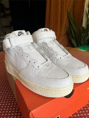 Nike Women’s Air Force 1 ‘07 Mid LX summit white/ summit white DZ 4866121